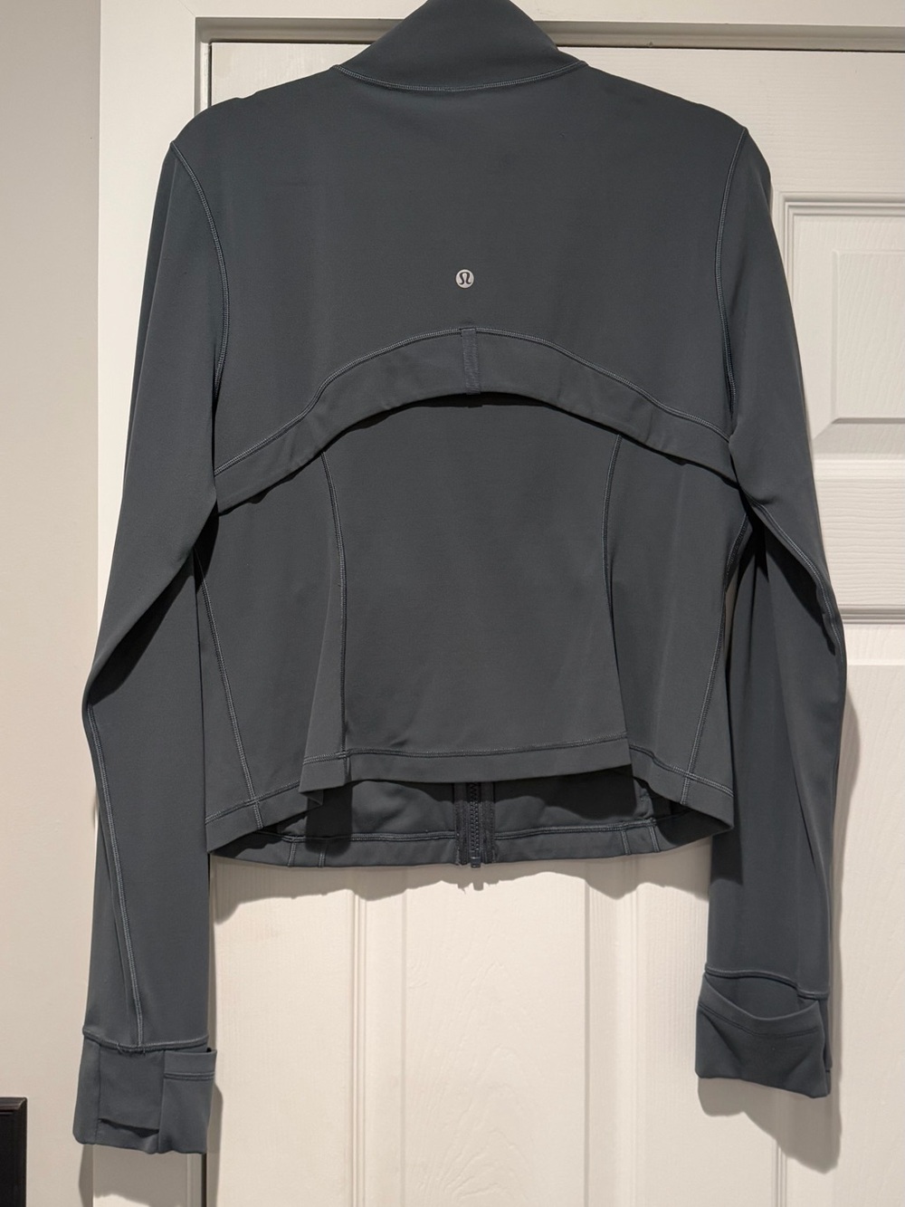 Auth.✅ Lululemon RARE Define Crop Jacket in “Oil Grey” Size 14🩶 - Picture 8 of 8